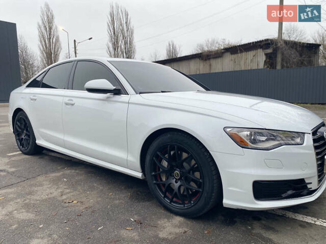 Белый Ауди А6, объемом двигателя 1.98 л и пробегом 260 тыс. км за 16950 $, фото 1 на Automoto.ua