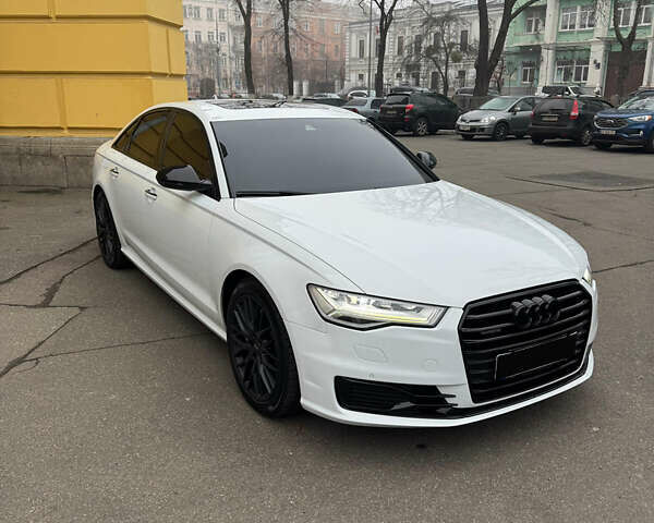 Белый Ауди А6, объемом двигателя 3 л и пробегом 163 тыс. км за 27000 $, фото 1 на Automoto.ua