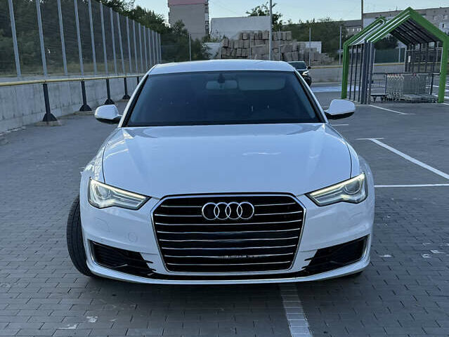 Белый Ауди А6, объемом двигателя 1.8 л и пробегом 177 тыс. км за 18500 $, фото 1 на Automoto.ua