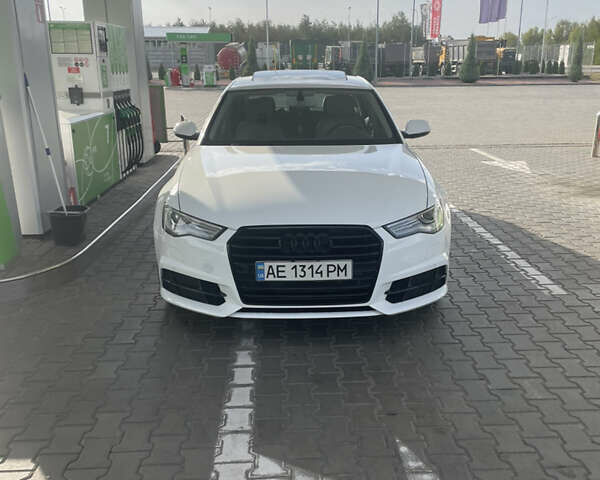Белый Ауди А6, объемом двигателя 2 л и пробегом 126 тыс. км за 20000 $, фото 1 на Automoto.ua