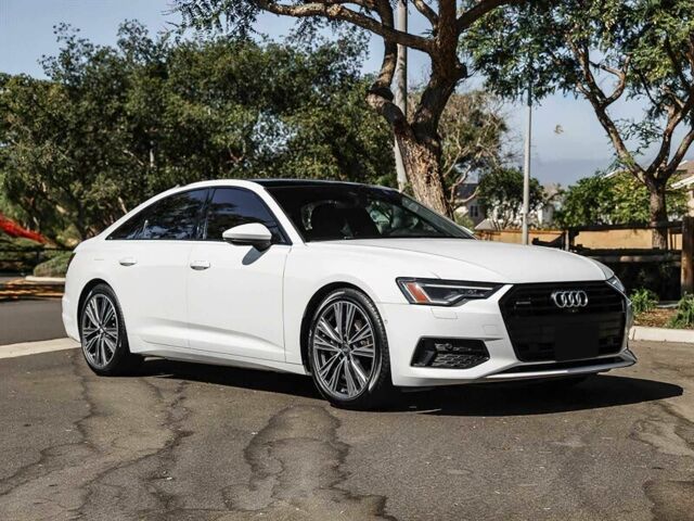 Белый Ауди А6, объемом двигателя 2 л и пробегом 50 тыс. км за 12500 $, фото 1 на Automoto.ua
