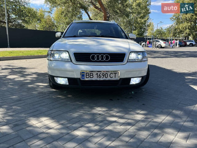 Белый Ауди А6, объемом двигателя 2.5 л и пробегом 375 тыс. км за 5000 $, фото 1 на Automoto.ua