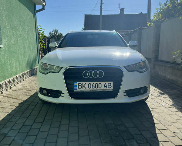 Белый Ауди А6, объемом двигателя 1.97 л и пробегом 317 тыс. км за 14300 $, фото 1 на Automoto.ua