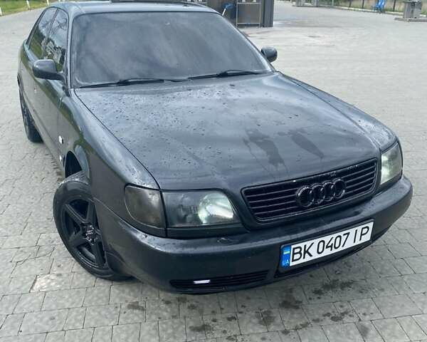 Черный Ауди А6, объемом двигателя 2.5 л и пробегом 350 тыс. км за 3900 $, фото 1 на Automoto.ua