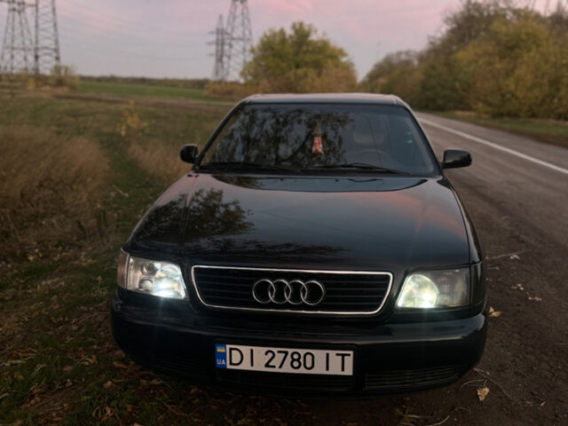 Черный Ауди А6, объемом двигателя 2.6 л и пробегом 390 тыс. км за 2800 $, фото 1 на Automoto.ua