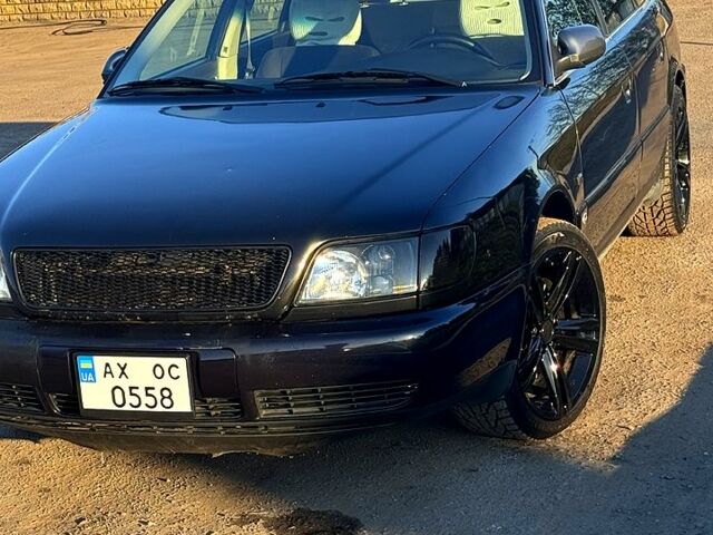 Черный Ауди А6, объемом двигателя 2.6 л и пробегом 231 тыс. км за 3900 $, фото 1 на Automoto.ua