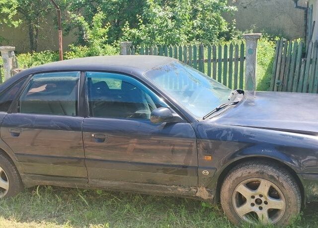 Черный Ауди А6, объемом двигателя 2 л и пробегом 300 тыс. км за 2300 $, фото 1 на Automoto.ua