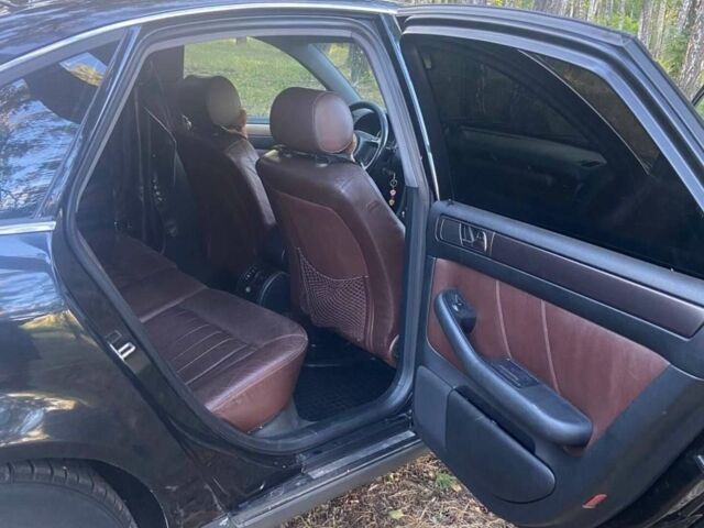 Чорний Ауді А6, об'ємом двигуна 2.4 л та пробігом 230 тис. км за 3700 $, фото 1 на Automoto.ua