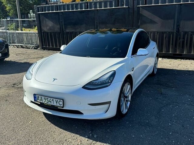 Черный Ауди А6, объемом двигателя 1.8 л и пробегом 88 тыс. км за 22500 $, фото 1 на Automoto.ua