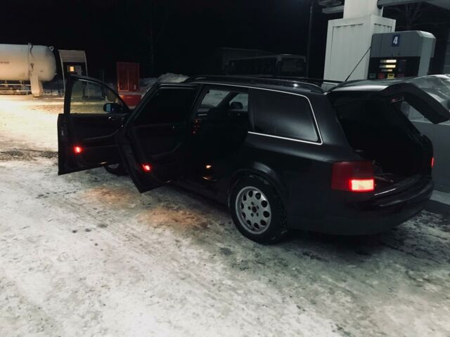 Черный Ауди А6, объемом двигателя 2.5 л и пробегом 350 тыс. км за 1800 $, фото 1 на Automoto.ua