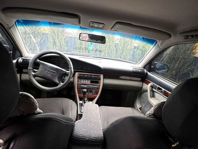 Красный Ауди А6, объемом двигателя 1.9 л и пробегом 0 тыс. км за 3100 $, фото 1 на Automoto.ua