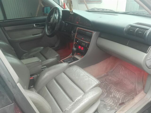 Червоний Ауді А6, об'ємом двигуна 2.6 л та пробігом 400 тис. км за 3700 $, фото 1 на Automoto.ua