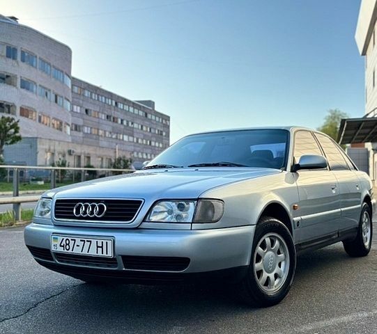 Серый Ауди А6, объемом двигателя 2 л и пробегом 382 тыс. км за 4100 $, фото 1 на Automoto.ua