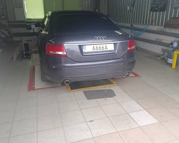 Серый Ауди А6, объемом двигателя 2.4 л и пробегом 334 тыс. км за 6000 $, фото 1 на Automoto.ua