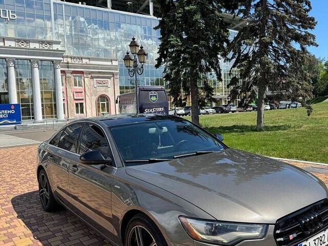 Серый Ауди А6, объемом двигателя 3 л и пробегом 280 тыс. км за 9999 $, фото 1 на Automoto.ua