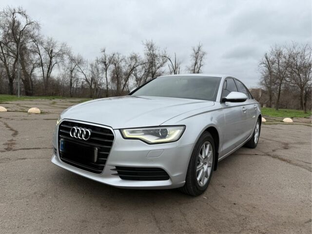 Сірий Ауді А6, об'ємом двигуна 2 л та пробігом 300 тис. км за 15200 $, фото 1 на Automoto.ua