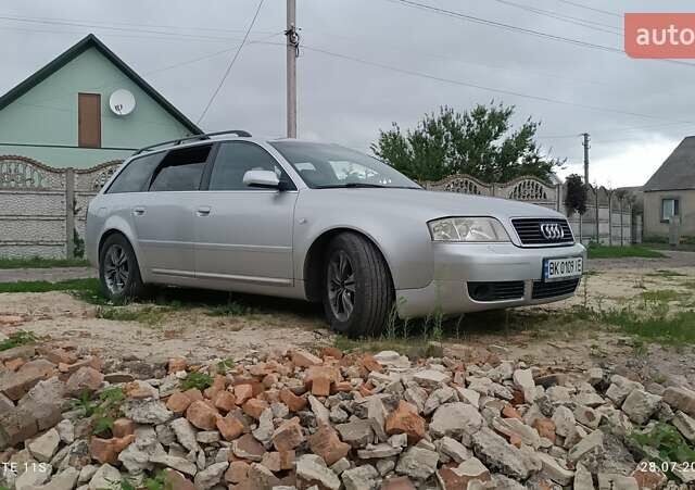 Серый Ауди А6, объемом двигателя 2.5 л и пробегом 348 тыс. км за 4000 $, фото 1 на Automoto.ua