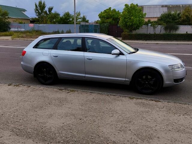 Серый Ауди А6, объемом двигателя 2.4 л и пробегом 272 тыс. км за 6000 $, фото 1 на Automoto.ua