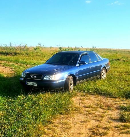 Синий Ауди А6, объемом двигателя 2.6 л и пробегом 350 тыс. км за 2000 $, фото 1 на Automoto.ua