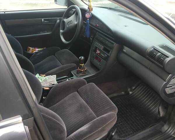 Синий Ауди А6, объемом двигателя 2.6 л и пробегом 395 тыс. км за 3900 $, фото 1 на Automoto.ua