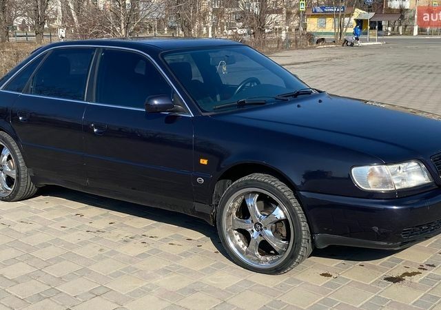 Синій Ауді А6, об'ємом двигуна 2.6 л та пробігом 300 тис. км за 3000 $, фото 1 на Automoto.ua