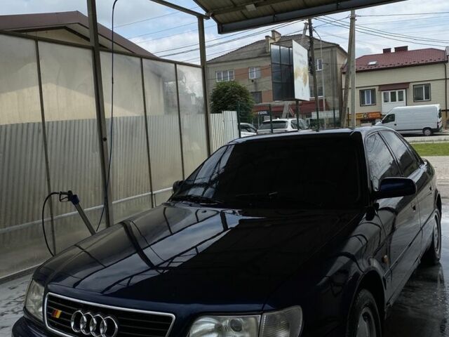 Синий Ауди А6, объемом двигателя 1.8 л и пробегом 440 тыс. км за 900 $, фото 1 на Automoto.ua