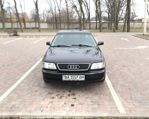 Синий Ауди А6, объемом двигателя 2.6 л и пробегом 300 тыс. км за 3200 $, фото 1 на Automoto.ua