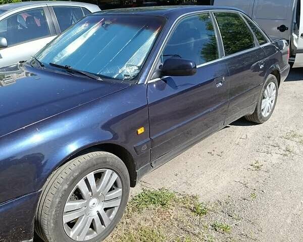 Синий Ауди А6, объемом двигателя 2.6 л и пробегом 314 тыс. км за 3750 $, фото 1 на Automoto.ua