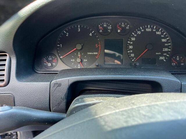 Синий Ауди А6, объемом двигателя 2.5 л и пробегом 330 тыс. км за 3750 $, фото 1 на Automoto.ua