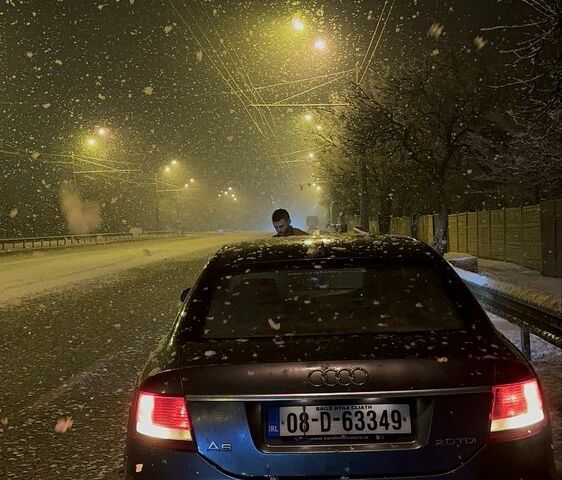 Синій Ауді А6, об'ємом двигуна 2 л та пробігом 275 тис. км за 4000 $, фото 1 на Automoto.ua