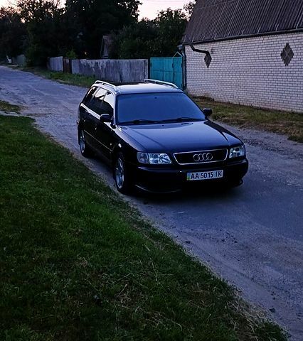 Синий Ауди А6, объемом двигателя 2.6 л и пробегом 450 тыс. км за 4600 $, фото 1 на Automoto.ua