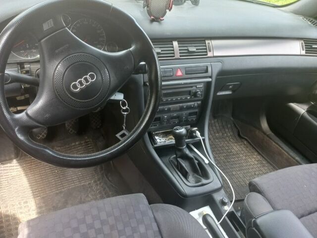 Синий Ауди А6, объемом двигателя 1.9 л и пробегом 340 тыс. км за 3100 $, фото 1 на Automoto.ua