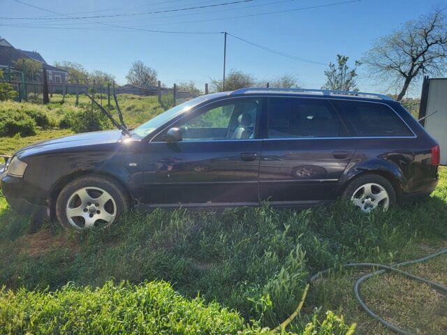 Синий Ауди А6, объемом двигателя 2.5 л и пробегом 400 тыс. км за 2500 $, фото 1 на Automoto.ua