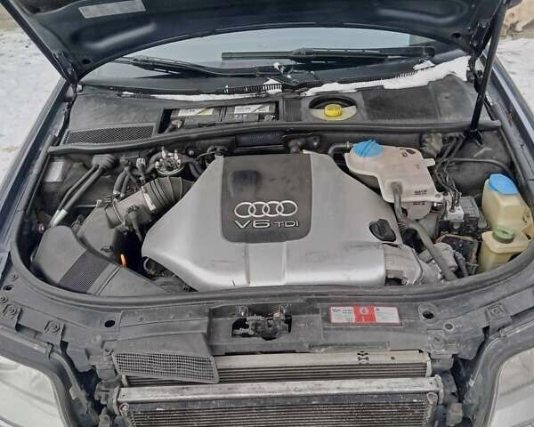 Синий Ауди А6, объемом двигателя 2.5 л и пробегом 380 тыс. км за 4500 $, фото 1 на Automoto.ua