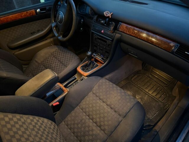 Синий Ауди А6, объемом двигателя 2.5 л и пробегом 342 тыс. км за 1900 $, фото 1 на Automoto.ua