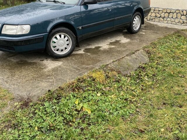 Зеленый Ауди А6, объемом двигателя 2.3 л и пробегом 388 тыс. км за 2200 $, фото 1 на Automoto.ua