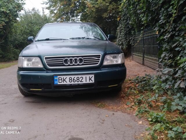 Зеленый Ауди А6, объемом двигателя 2 л и пробегом 400 тыс. км за 2483 $, фото 1 на Automoto.ua