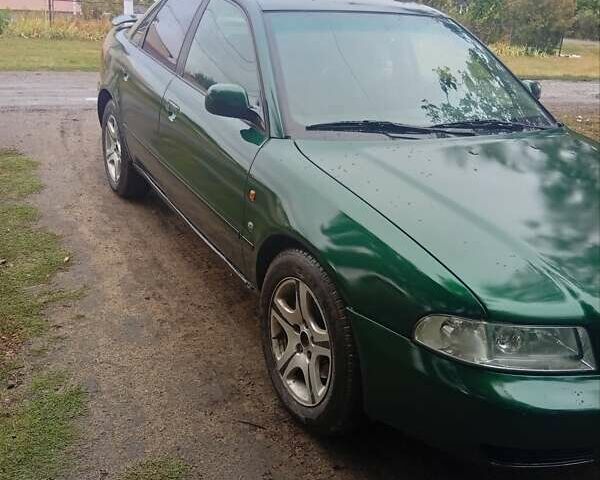 Зеленый Ауди А6, объемом двигателя 1.8 л и пробегом 240 тыс. км за 3000 $, фото 1 на Automoto.ua