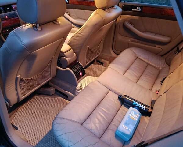 Зеленый Ауди А6, объемом двигателя 2.5 л и пробегом 334 тыс. км за 4100 $, фото 1 на Automoto.ua