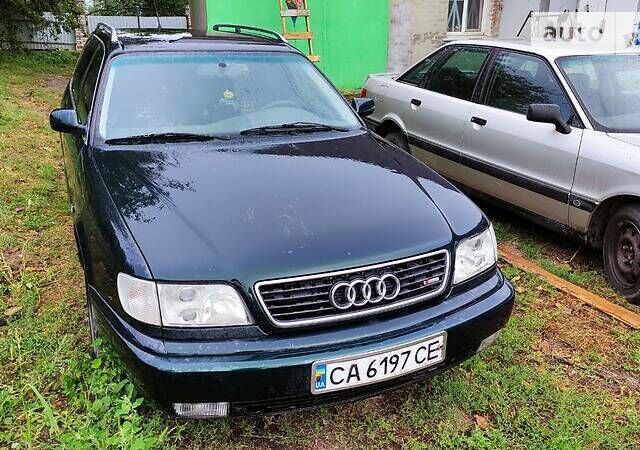 Зеленый Ауди А6, объемом двигателя 2.6 л и пробегом 318 тыс. км за 3100 $, фото 1 на Automoto.ua