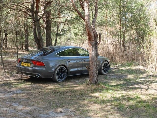 Серый Ауди A7 Sportback, объемом двигателя 3 л и пробегом 333 тыс. км за 8500 $, фото 1 на Automoto.ua