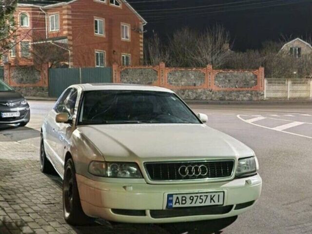 Белый Ауди А8, объемом двигателя 4.2 л и пробегом 350 тыс. км за 3500 $, фото 1 на Automoto.ua