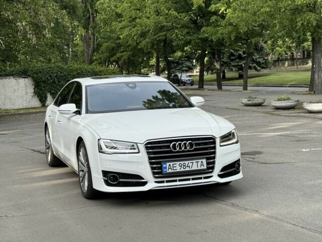 Белый Ауди А8, объемом двигателя 3 л и пробегом 178 тыс. км за 27900 $, фото 1 на Automoto.ua