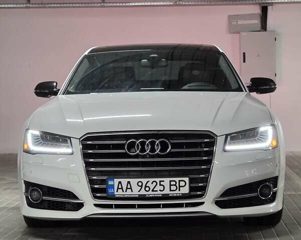 Белый Ауди А8, объемом двигателя 3 л и пробегом 193 тыс. км за 21000 $, фото 1 на Automoto.ua