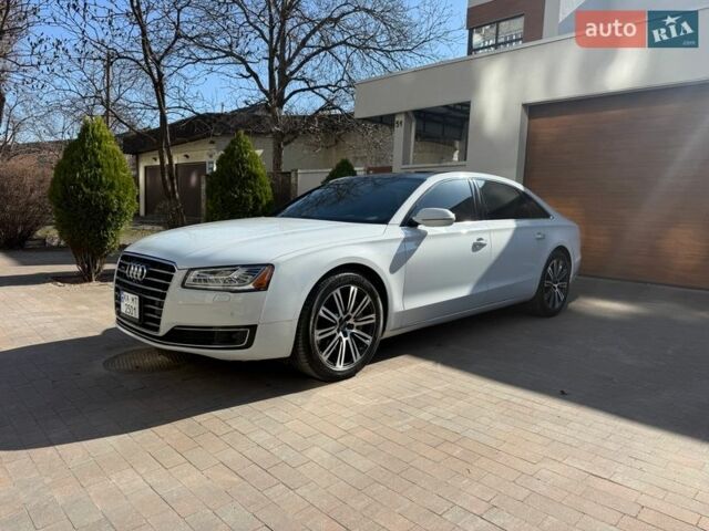Белый Ауди А8, объемом двигателя 3 л и пробегом 190 тыс. км за 16900 $, фото 1 на Automoto.ua