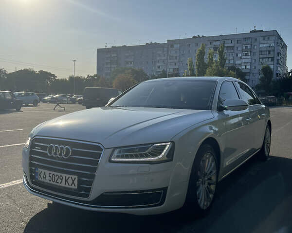 Белый Ауди А8, объемом двигателя 3.99 л и пробегом 97 тыс. км за 23000 $, фото 1 на Automoto.ua