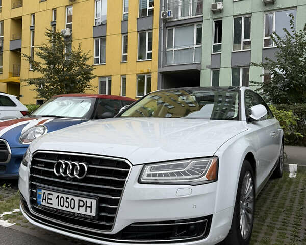 Белый Ауди А8, объемом двигателя 3 л и пробегом 201 тыс. км за 23800 $, фото 1 на Automoto.ua