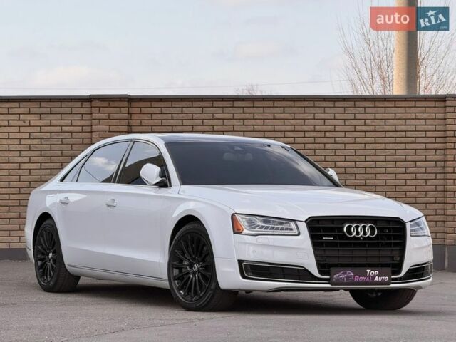 Белый Ауди А8, объемом двигателя 3 л и пробегом 215 тыс. км за 19900 $, фото 1 на Automoto.ua
