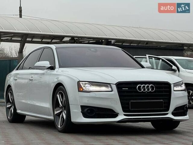 Белый Ауди А8, объемом двигателя 3 л и пробегом 95 тыс. км за 23900 $, фото 1 на Automoto.ua