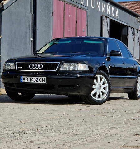 Черный Ауди А8, объемом двигателя 4.2 л и пробегом 200 тыс. км за 5000 $, фото 1 на Automoto.ua